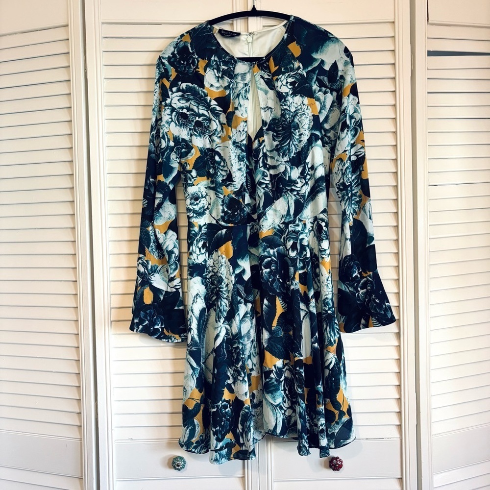 Bebe Navy Blue Floral Bell Sleeve Mini Dress with Keyhole Neckline Size 16
